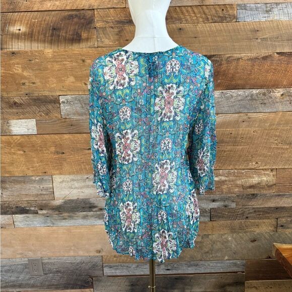 Bisou Bisou Floral Blouse in Teal - Picture 4 of 14